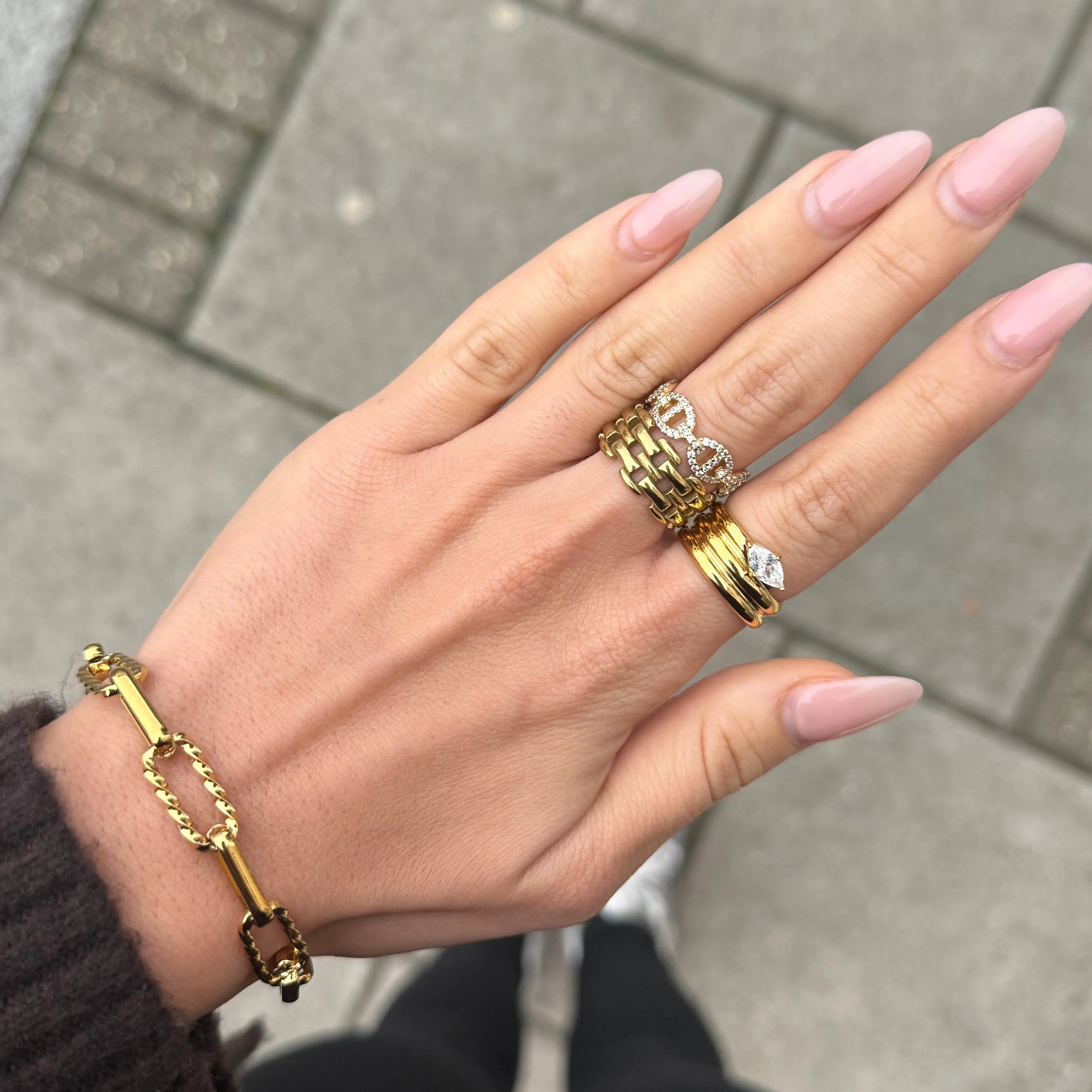 Gold ring Dela Asa Art